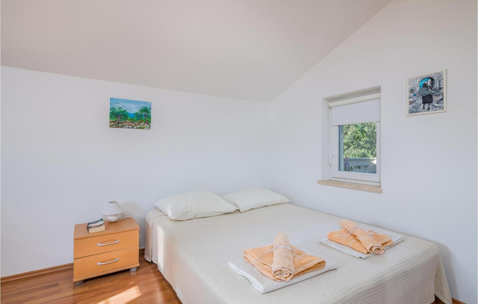 Cozy Apartment In Malinska Dubasnica With Wifi Экстерьер фото